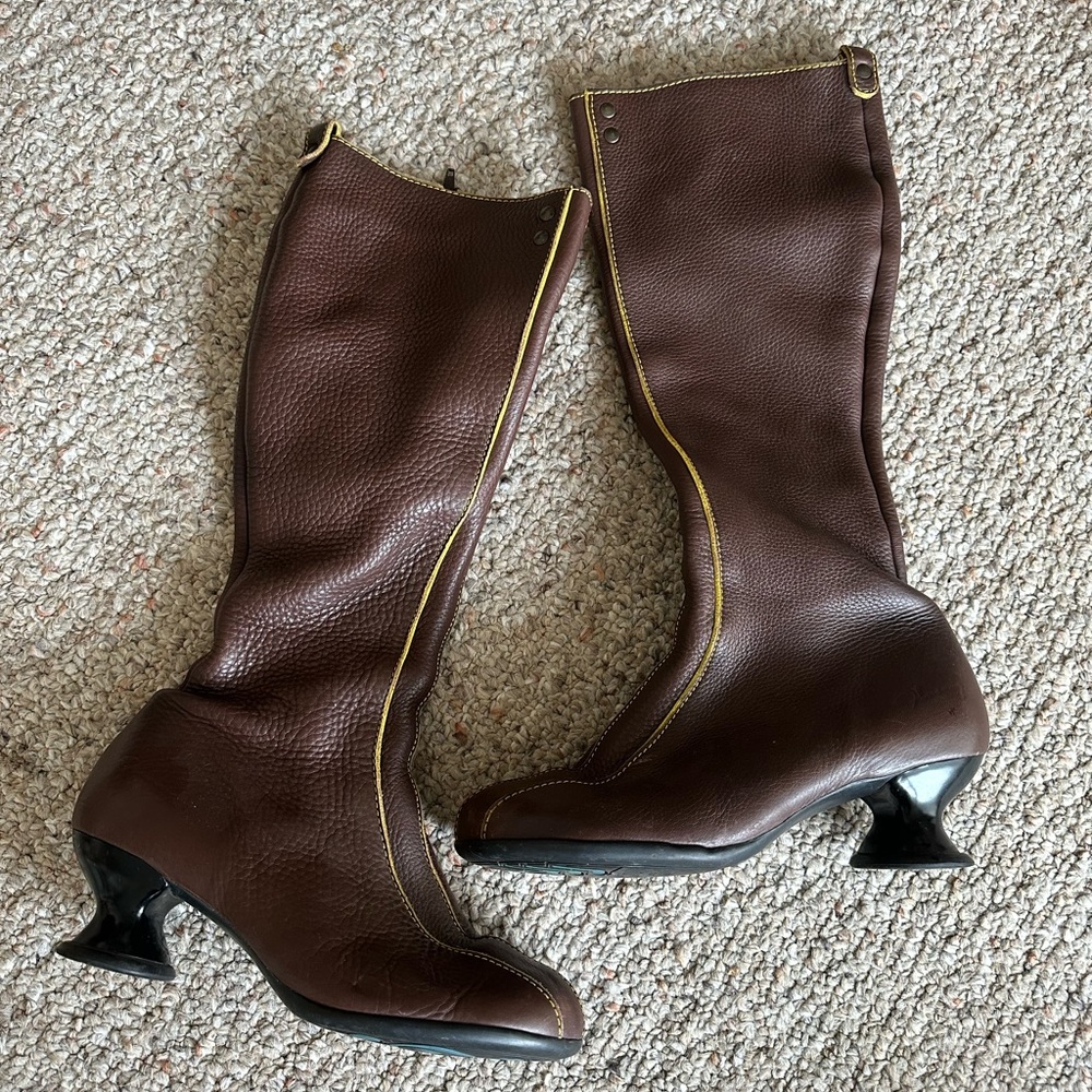JOHN FLUEVOG MINSTREL BOOTS